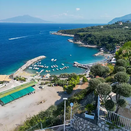 Hotel Villaggio Lubrense 3*