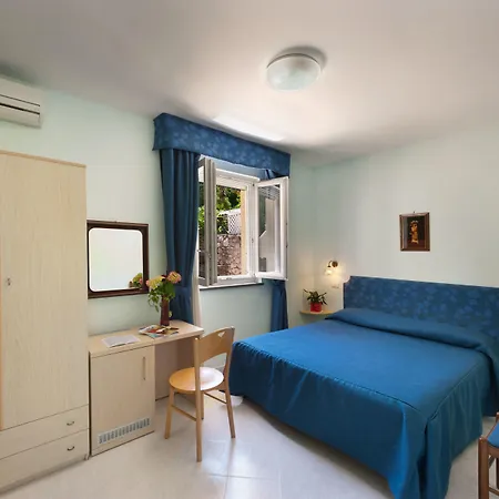 Hotel Villaggio Lubrense 3*