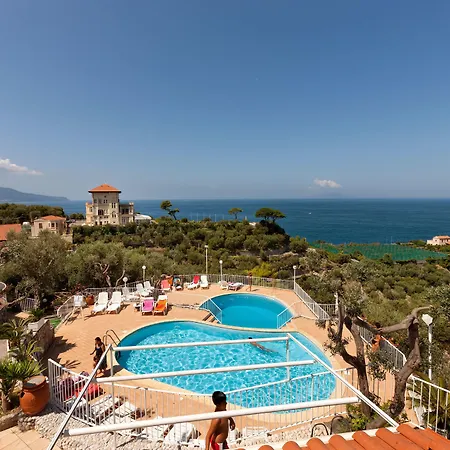 Villaggio Lubrense Hotel 3*