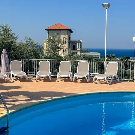 Hotel Villaggio Lubrense 3*