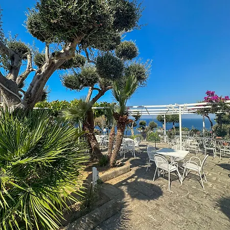 Villaggio Lubrense 3* Massa Lubrense