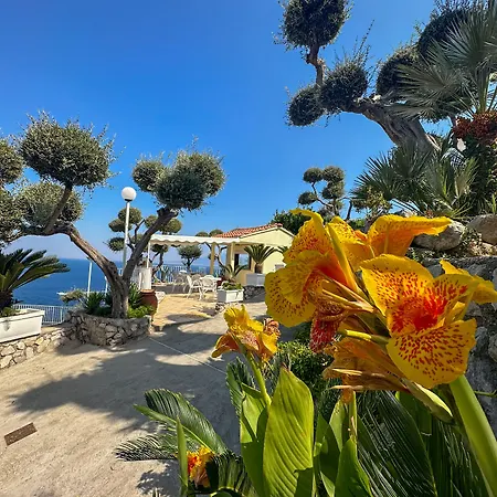 Hotel Villaggio Lubrense 3*